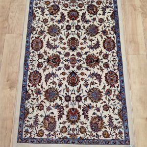 ペルシャ絨毯　シルク調　機械織り